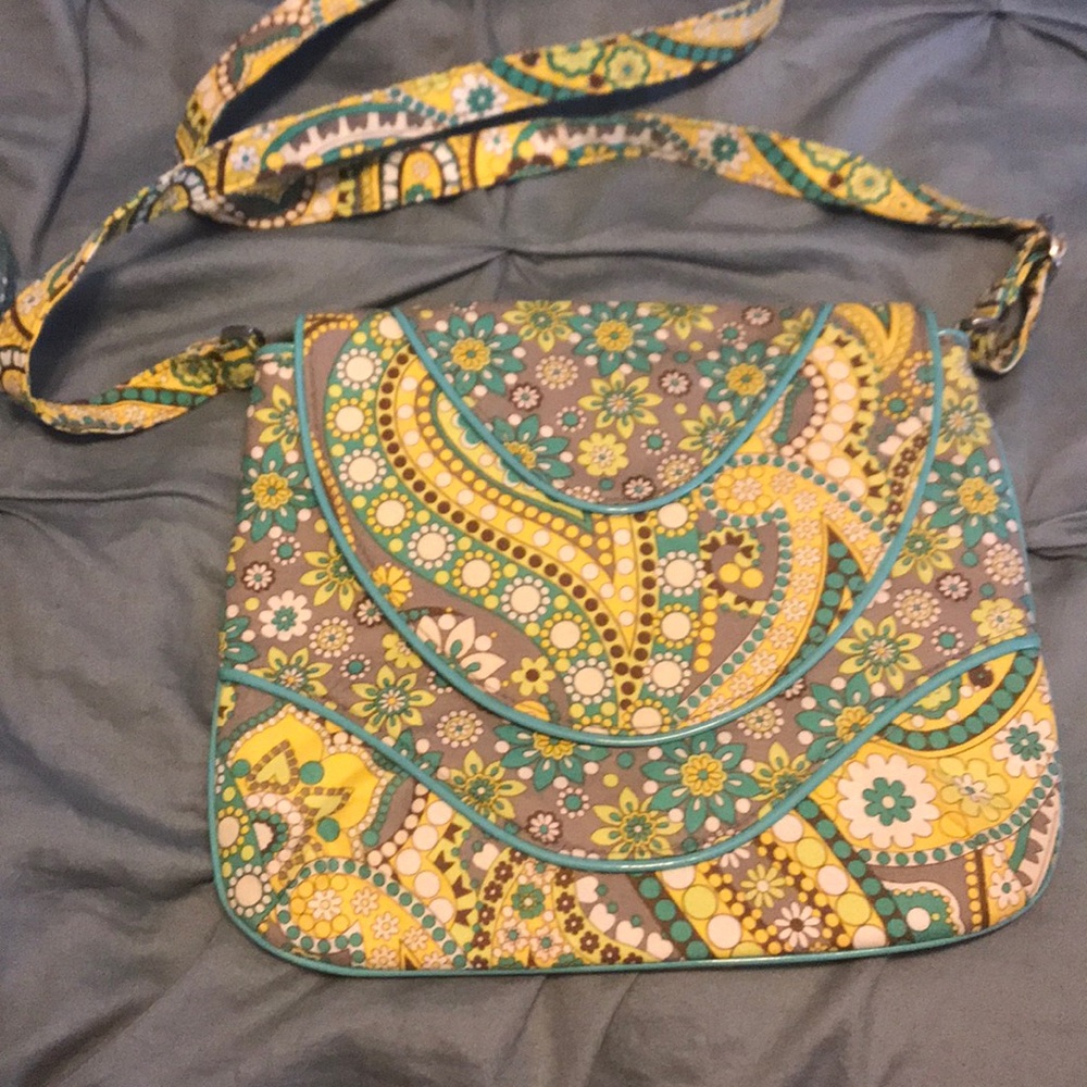 Vera Bradley Crossbody purse in Lemon Parfait